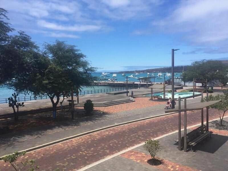 Hostal Albatros San Cristóbal Esterno foto