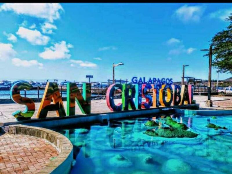 Hostal Albatros San Cristóbal Esterno foto